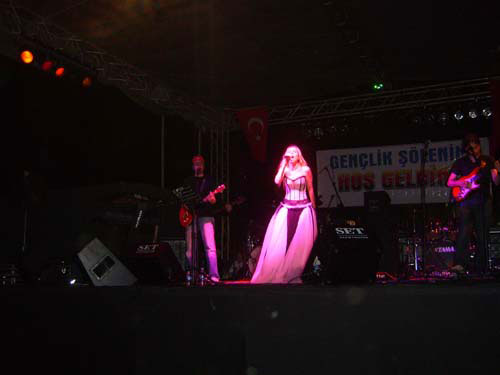 ORDU'DA MAYIS 7'SİNDE KUTSİ VE ZEYNEP CASALİNİ KONSERİ 2