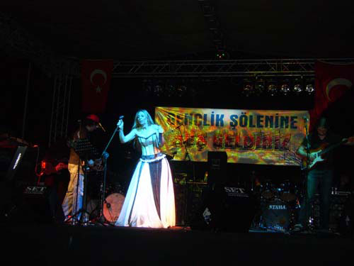 ORDU'DA MAYIS 7'SİNDE KUTSİ VE ZEYNEP CASALİNİ KONSERİ 4