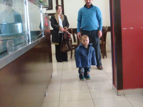 Aran Restaurant çalışanları ve Restaurantın en şirin personeli :)) 7