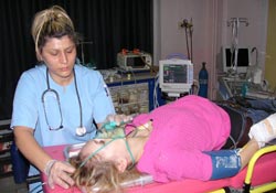 Otomobil şarampole yuvarlandı:4 yaralı