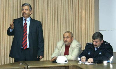 Öğrenciler ve dolmuşçular yol sorununu konuştu