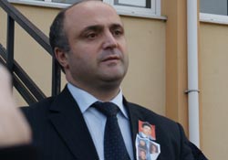 BİR ŞAHİN ve DÖRT FİDAN