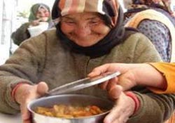 AKP yoksulların oylarıyla kazanıyor