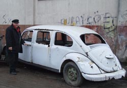 Bizim beyaz vosvos limuzin çöpte...!