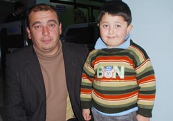 İki kazayıda şans eseri yara almadan atlattı