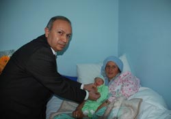 2009'un ilk bebeklerine altın