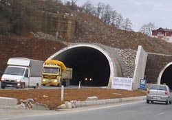 Tünel aydınlatmaları devam ediyor