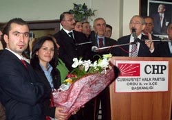 Gençlerden Kılıçdaroğlu'na yoğun ilgi