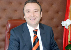 Tepki toplayan kilise yazısı değştirildi