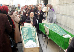 Önce amcası sonra yeğeni kalpten öldü