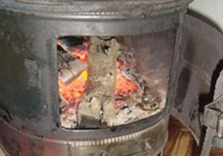 Sobadan sızan gaz iki can aldı