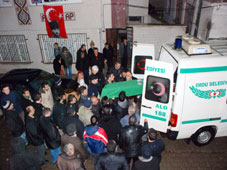 Almanya'da ölü bulunan Kardelen toprağa verildi