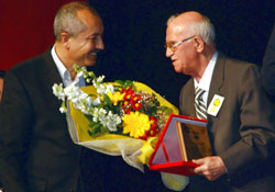 OBKT emektarlarına plaket