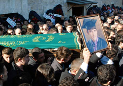 Kadir gözyaşlarıyla toprağa verildi