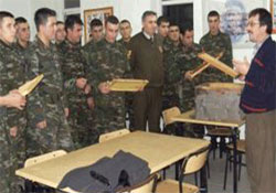 Askerlere arıcılık kursu