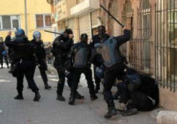 Artık numaralı polisler saldıracak