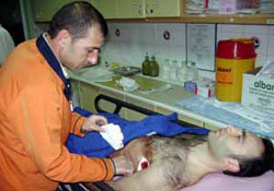 Sokak ortasında bıçakladılar