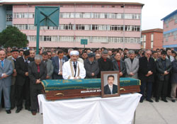 Cahit Hoca toprağa verildi