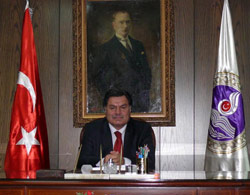 Kapatma Davası Pazartesi Görüşülecek