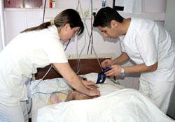 Vekil hemşire ve ebe alınacak