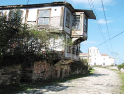 Menekşe Sokak ödenek bekliyor