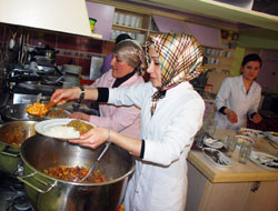 Kumru'da restorana kadın eli değdi