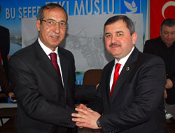 Başkan adayı rakibi öğretmeni çıktı