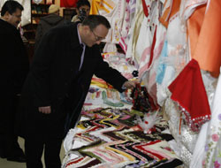 GÜ öğrencilerine yardım kermesi