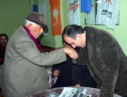 Ayparçası rakiplerinden bile oy istedi