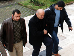 Eşini ve oğlunu öldüren baba tutuklandı