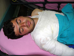 Teli çekmek isterken elektrik akımına kapıldı