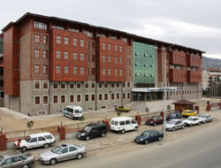 Rize Üniversitesi komşu illerin üniversitelerini solladı