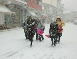 Mart kapıdan baktırdı yeniden karı yağdırdı