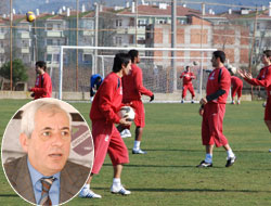 "Futbolcularımız alakcaklarını sorun etmiyor"