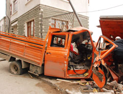 Freni patladı duvara çarparak durabildi