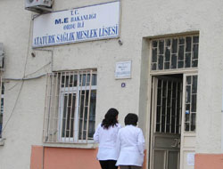 Sağlık Meslek Lisesi yeni bina bekliyor