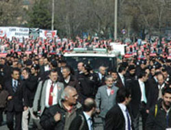 Yazıcıoğlu'nu son yolculuğuna binlerce kişi uğurladı