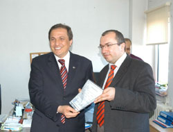 Seyit Torun ve meclis üyeleri mazbatalarını aldı