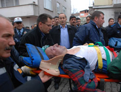 Temizlik yaparken balkon üstüne çöktü