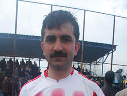 Hem başkan hem futbolcu