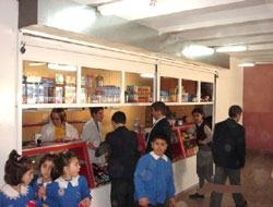 Okul kantininde satılan yiyeceklere dikkat!