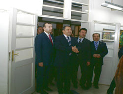 Kaban karşılanmayınca sergiyi terk etti