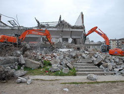 Atatürk Spor Salonu yıkılıyor