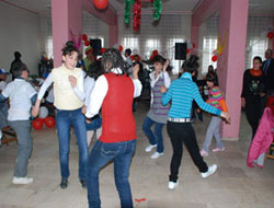 Bayram sonrası çocukların kolbastı keyfi