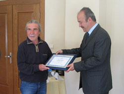 Bakandan turizmcilere teşekkür belgesi