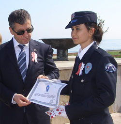 Bayan Polis Hedefi 12 Den Vurdu