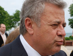 Murat Yürür "zincir eczanelere karşıyız"