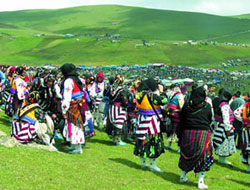 Festivaller geleneklerden uzaklaştı