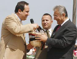 Baykal " fındık yük haline gelmiş"