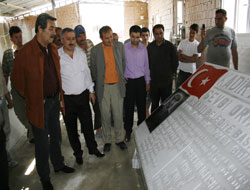 Kadir İnanır'a Azeri işlemeli fotoğraflı mermer kaide yaptırıldı